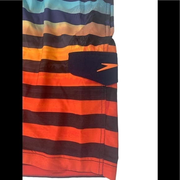 🌸 2/$25 NWT Speedo Ombré Navy Stripe Swim Trunks Lined Palm Tree Silhouette red - Picture 4 of 8